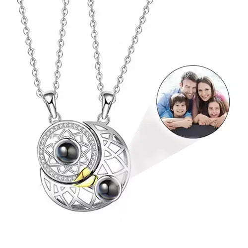 Par de Colares Sol e Lua - Foto Personalizável(PAGUE 1, LEVE 2)