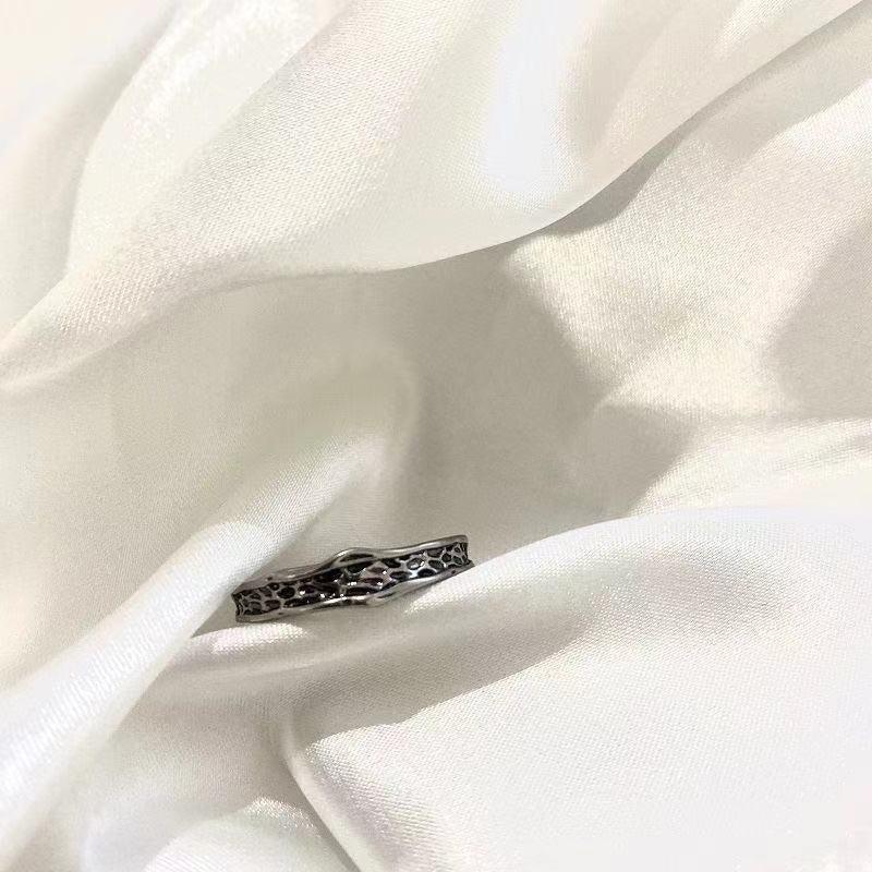 Par de Alianças Abismo Escuro