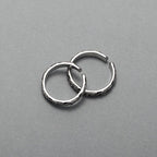 Par de Alianças Ondas Negras