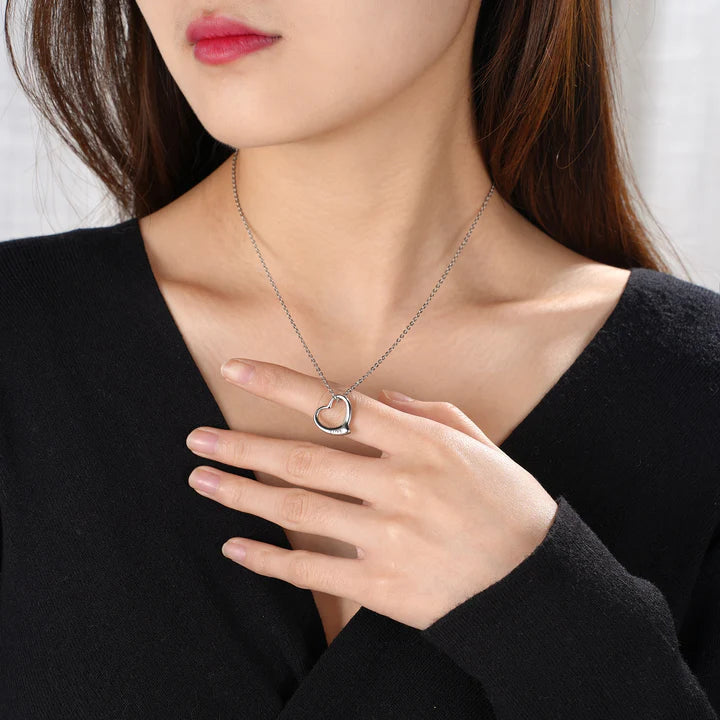 Colar Love + Caixa Com 6 Rosas