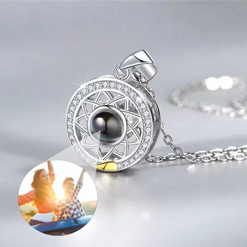 Par de Colares Sol e Lua - Foto Personalizável(PAGUE 1, LEVE 2)