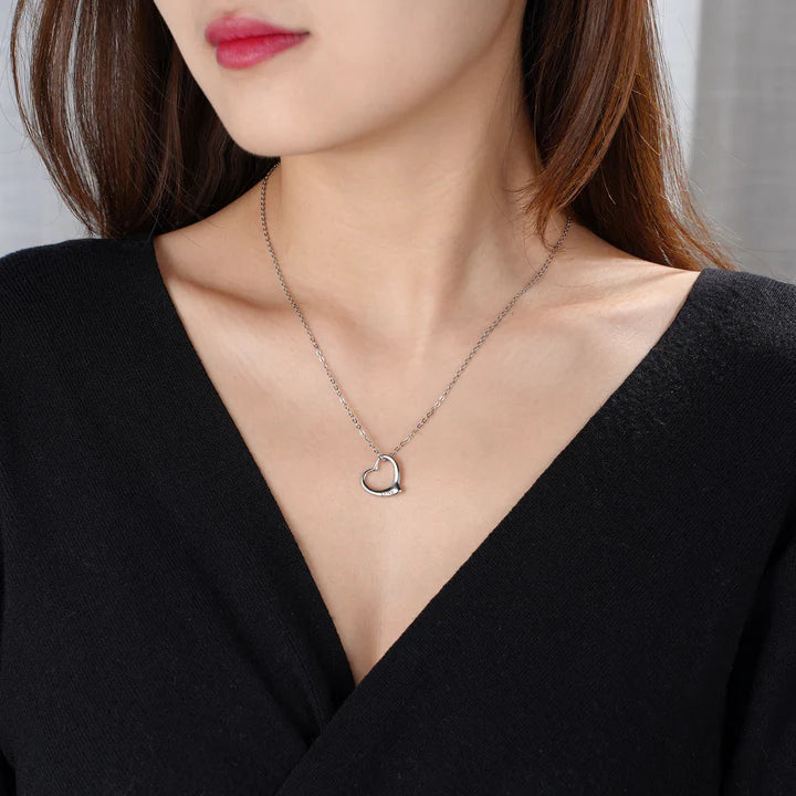 Colar Love + Caixa Com 6 Rosas