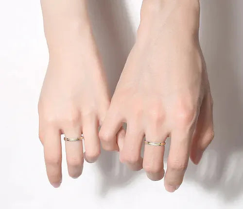 Par de Alianças Akai Ito Fio Dourado